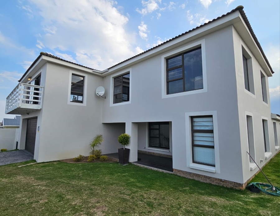 4 Bedroom Property for Sale in Fountains Estate Eastern Cape